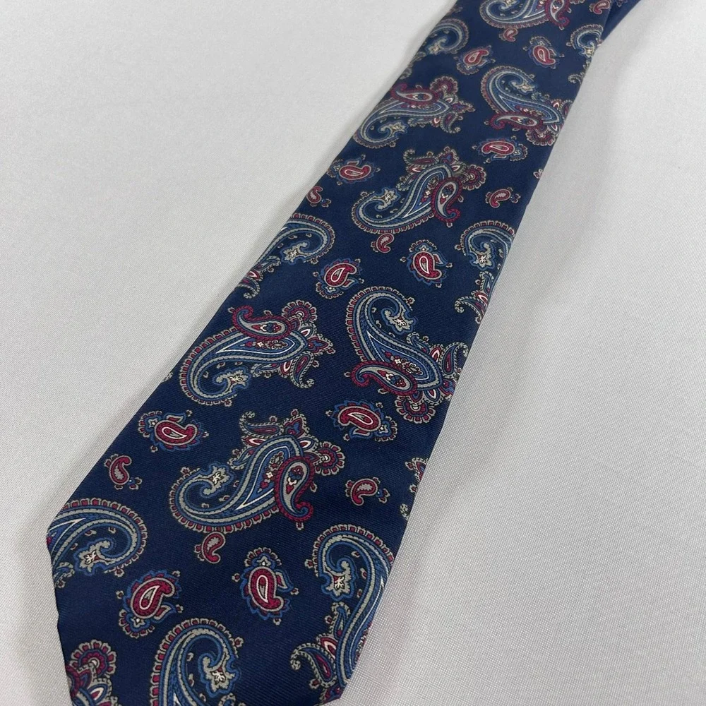 Christian Dior Necktie Mens Navy Blue Paisley 100% Silk Woven Italy Made in USA